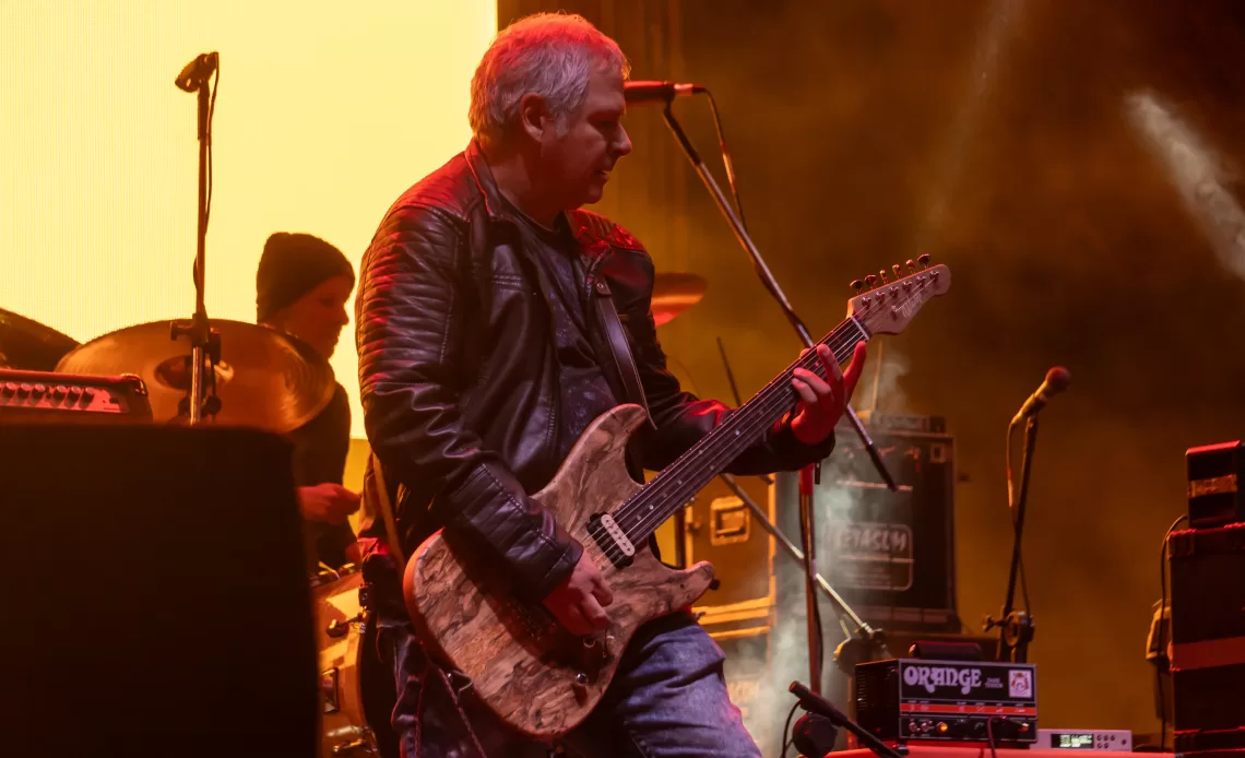 Jordanenses e turistas consagram o Campos Rock Fest 1 Guitarrista Beto Richieri guitarra Coletiva
