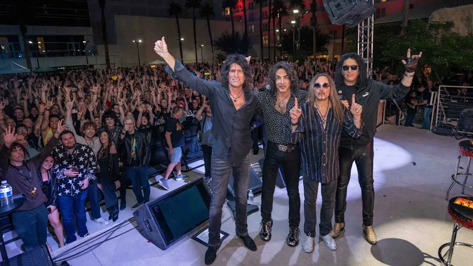 IBAGEM KISS VEGAS