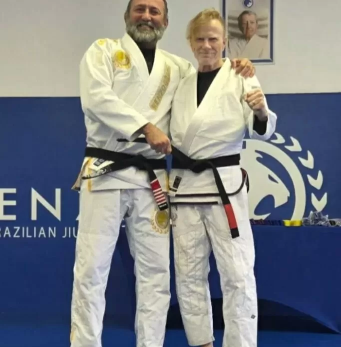 Dave Mustaine troca o riff pela finalização e conquista a faixa preta no Jiu-Jitsu 1 IBAGEM MUSTAINE JIU JITSU