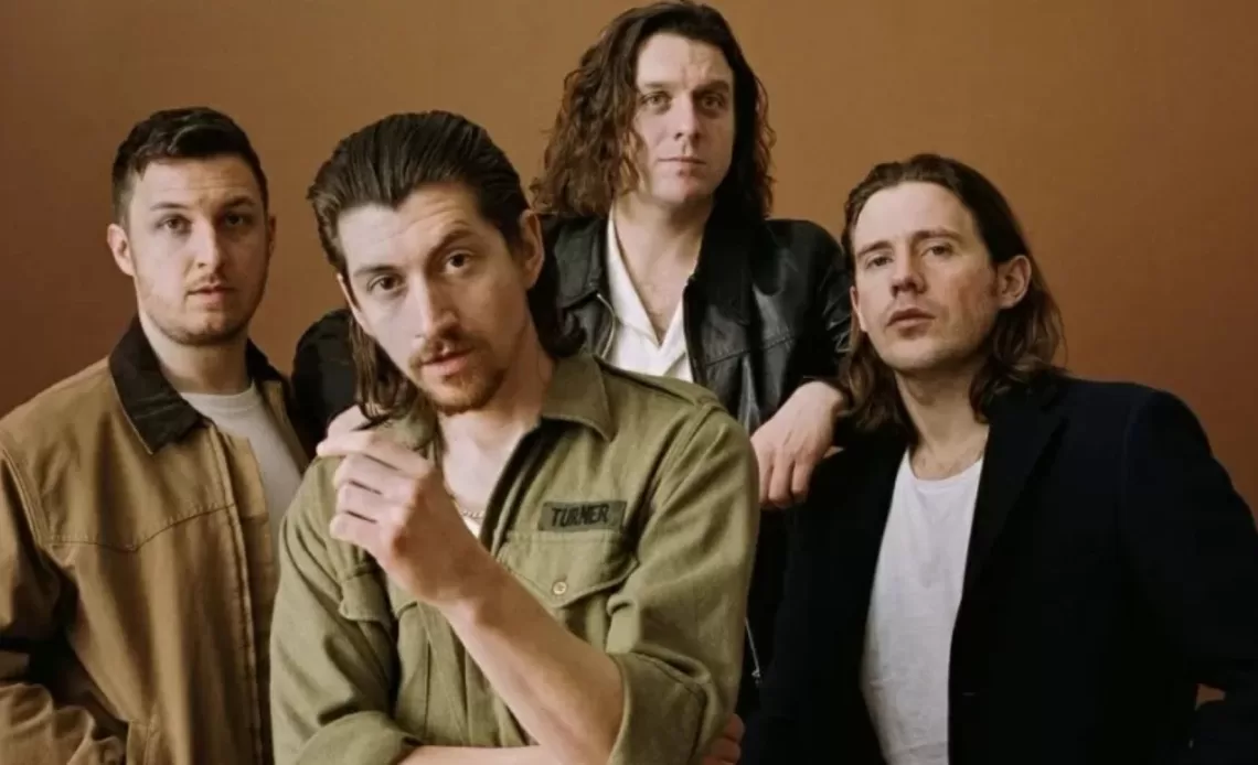 Arctic Monkeys quebram o silêncio e anunciam música inédita após quatro anos 1 IBAGEM ARTCIC MONEKYS
