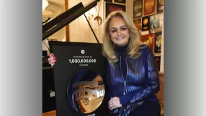 Bonnie Tyler entra para o clube do bilhão no Spotify — e solta o verbo: “não ganho nada com isso” 2 IBAGEM BONNIE TYLER