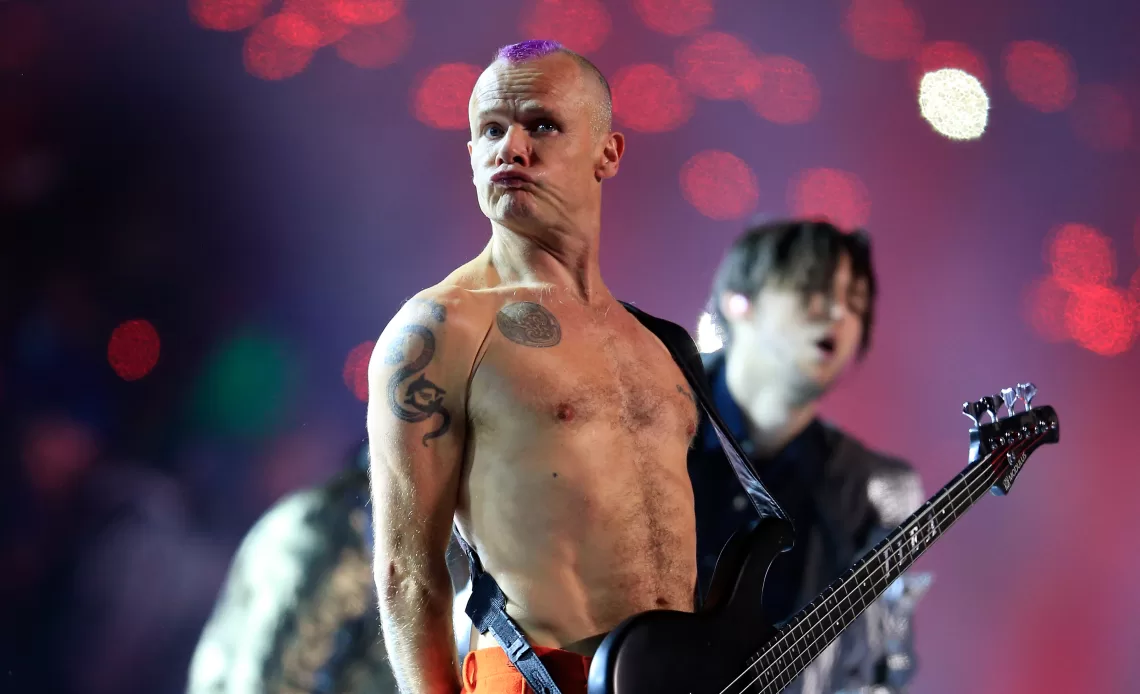 Flea crava Paul McCartney como o maior baixista da história do rock 1 IBAGEM FLEA