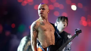 Flea crava Paul McCartney como o maior baixista da história do rock 2 IBAGEM FLEA