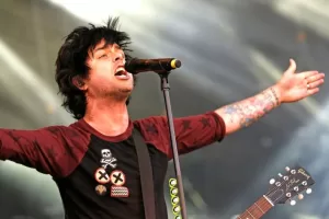 Green Day solta o verbo antes do Super Bowl e mira ICE e Trump 2 IBAGEM BILLIE JOE ARMSTRONG