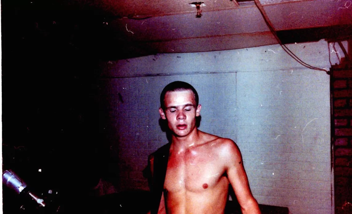 Red Hot Chili Peppers: banda bancou primeira demo com dinheiro do tráfico nos anos 80 1 IBAGEM FLEA DEMO