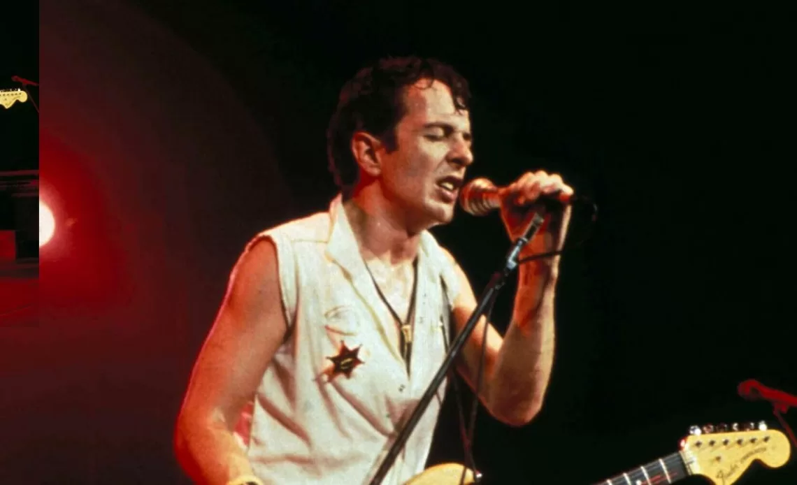 Joe Strummer preso por “roubar” fronhas: quando o punk virou caso de polícia por causa de roupa de cama 1 IBAGEM JOE STRUMMER