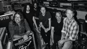 Foo Fighters lança clipe insano de “Of All People” com esqui extremo no concreto e caos total 2 IBAGEM FOO