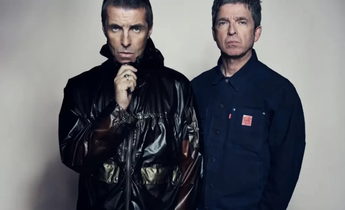 Oasis: Liam e Noel transformam reunião da banda em máquina de dinheiro e entram para elite milionária do rock britânico 1 IBAGEM LIAM AND NOEL