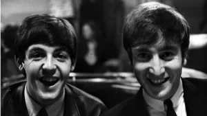 Paul McCartney surpreende fãs e revela quem era seu Beatle favorito 2 IBAGEM PAUL AND JOHM