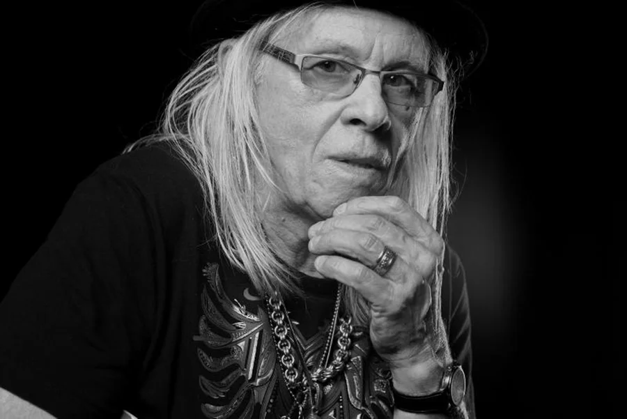 Luto no rock brasileiro: morre Luiz Carlini, guitarrista histórico de Rita Lee, aos 73 anos 1 LUIZ CARLINI