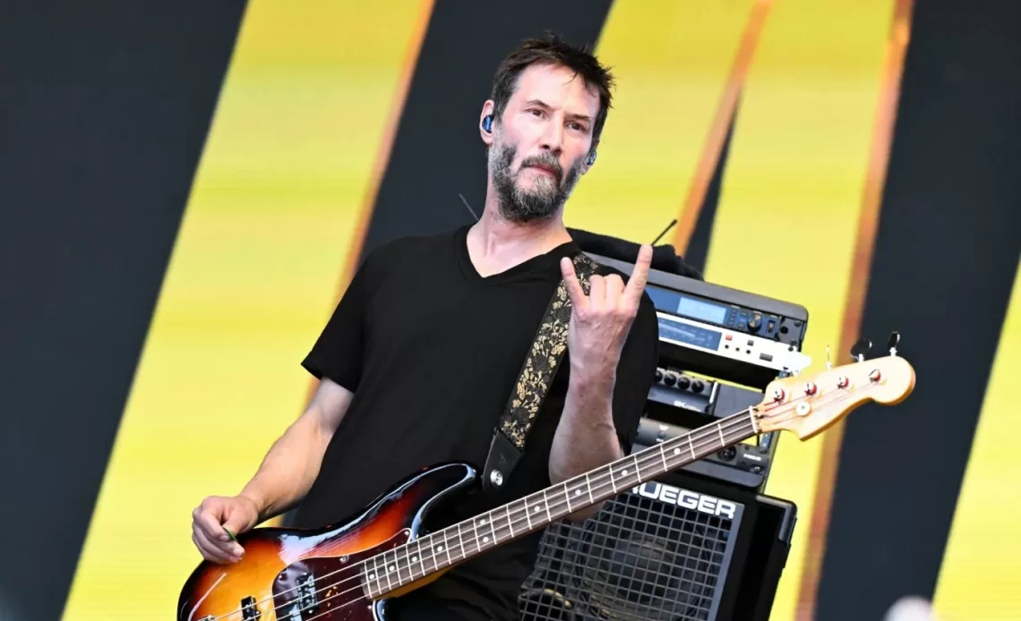 Luz, câmera... guitarra! Conheça atores que também fazem barulho no mundo do rock 1 IBAGEM KEANU