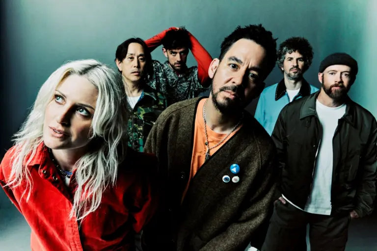 Linkin Park: banda quebra barreira e faz história com primeira vocalista mulher como atração principal do Download Festival 1 IBAGEM LINQUIN PARQUE