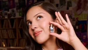 Olivia Rodrigo vira coleção da LEGO e ganha sets cheios de referências escondidas para os fãs 2 OLIVIA RODLEGO