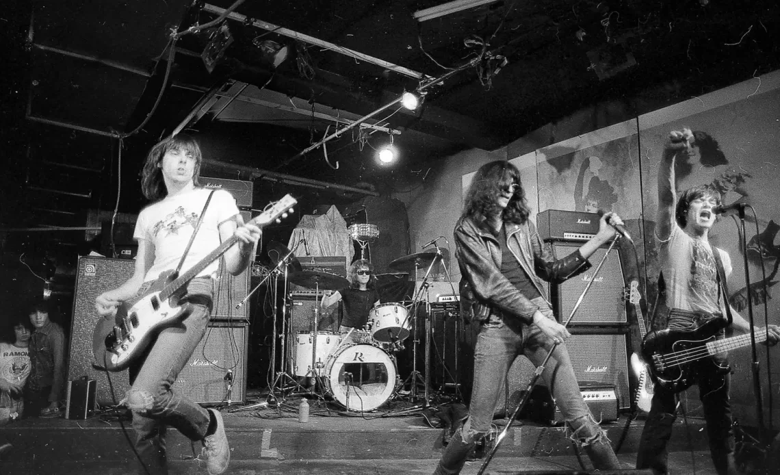 "Do You Wanna Dance?": o dia em que os Ramones pegaram um hit dos anos 1950 e jogaram no amplificador do punk 1 IBAGEM RAMONES