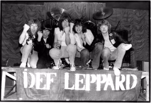 Def Leppard: documentário autorizado “Long Live Def Leppard” chega aos cinemas em 2027 2 IBAGEM DEF LEPPARD