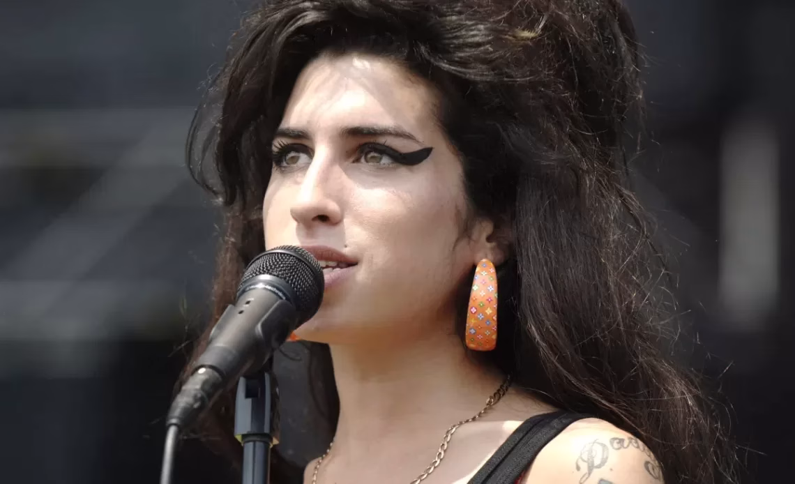 Amy Winehouse ressurge em vídeo raro cantando “Back To Black” em 2006 1 IBAGEM AMY